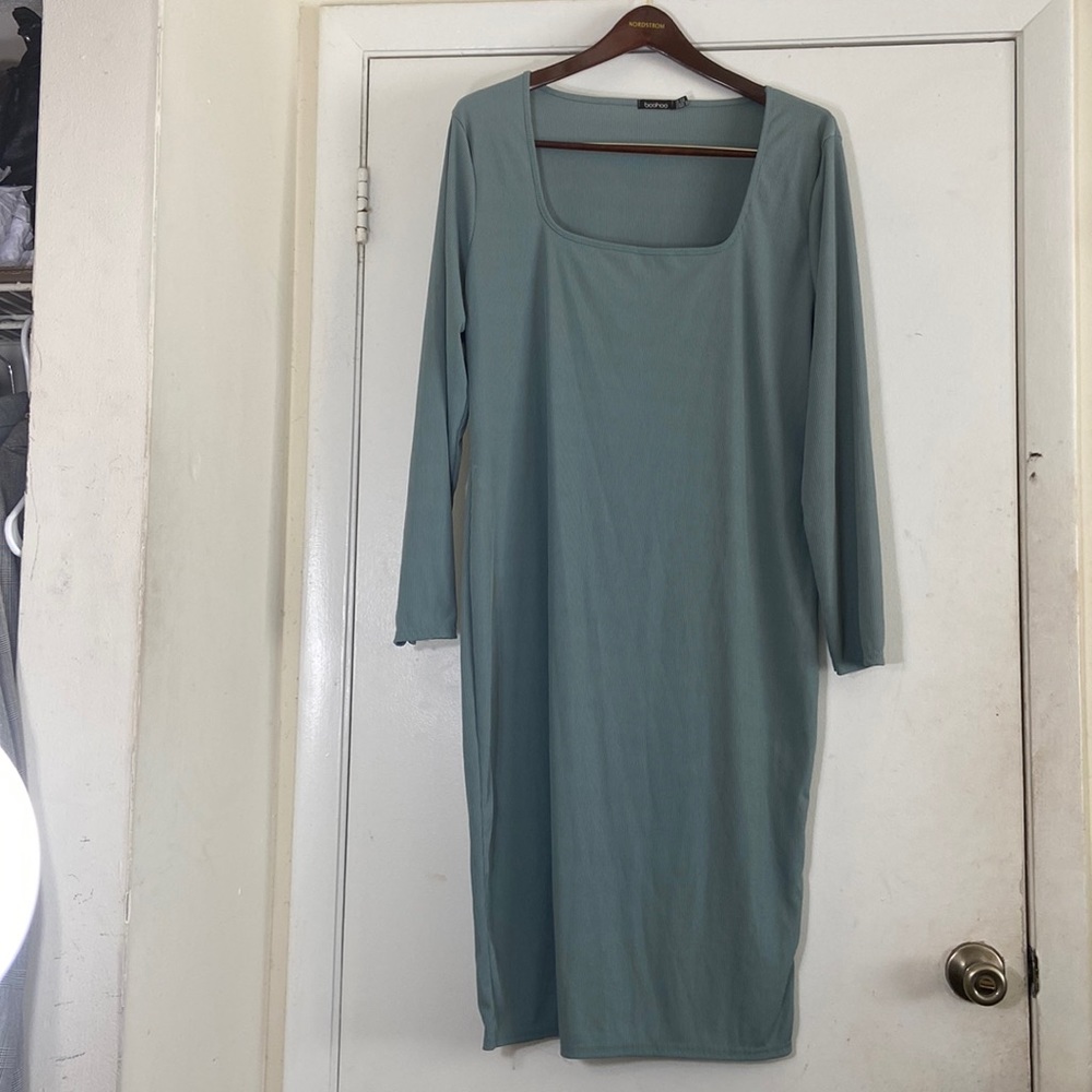 2 For $12 Boohoo Ribknit dress size 24